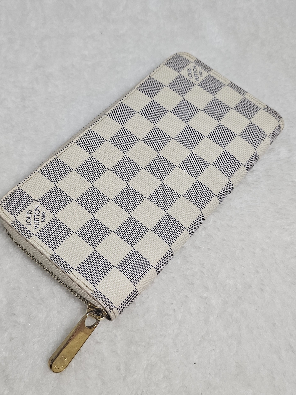 Louis Vuitton Damier Azur Zip Around Wallet - Cream/Blue